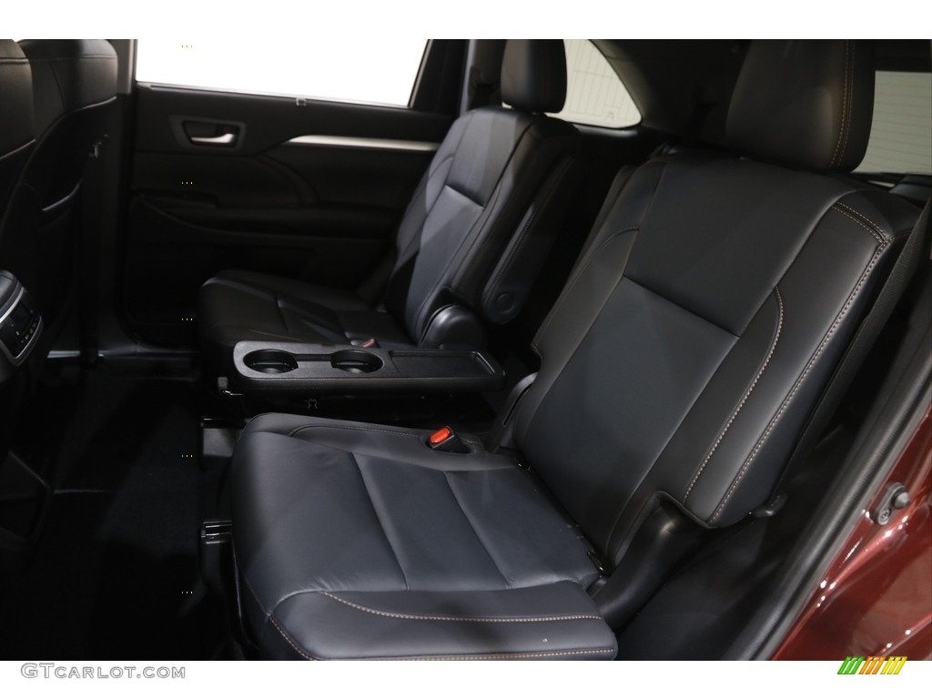 2019 Highlander XLE AWD - Ooh La La Rouge Mica / Black photo #18