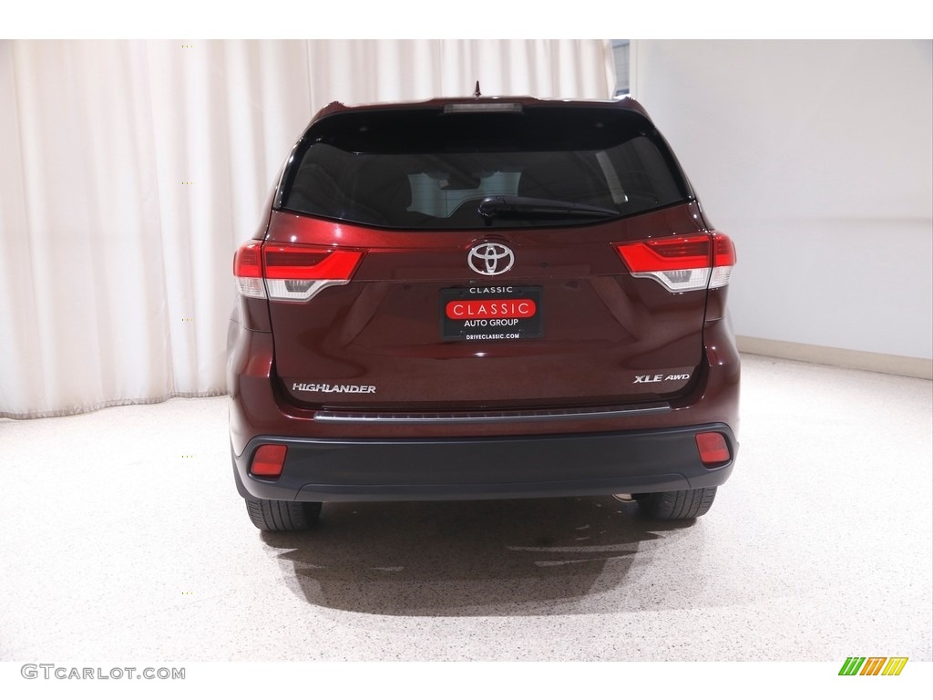 2019 Highlander XLE AWD - Ooh La La Rouge Mica / Black photo #20