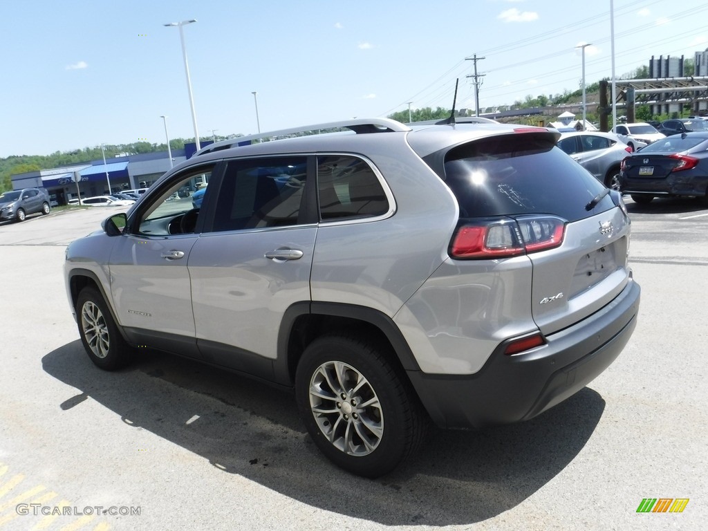 2019 Cherokee Latitude Plus 4x4 - Billet Silver Metallic / Black photo #7