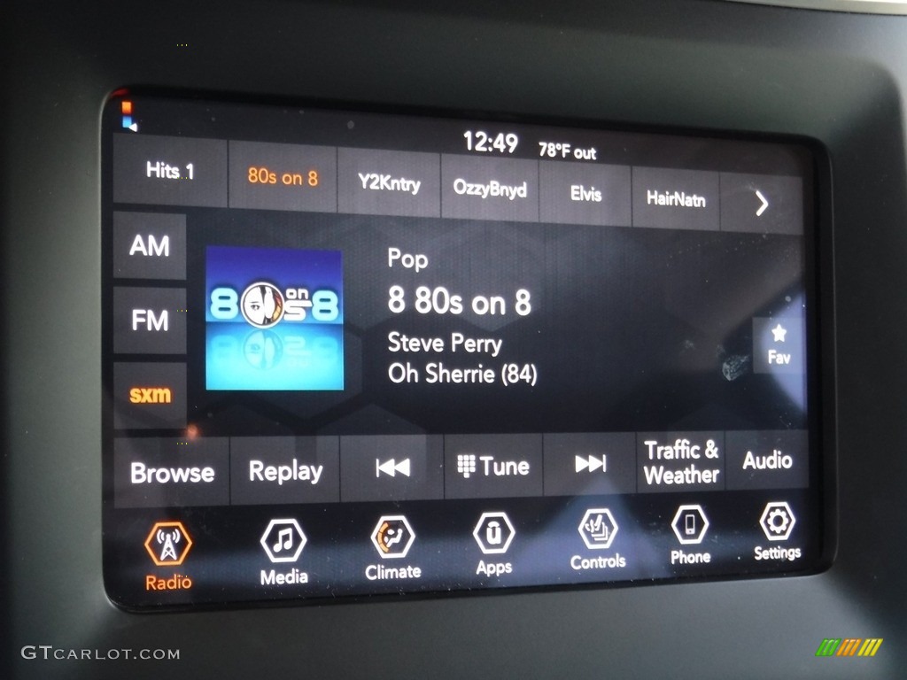 2019 Cherokee Latitude Plus 4x4 - Billet Silver Metallic / Black photo #18