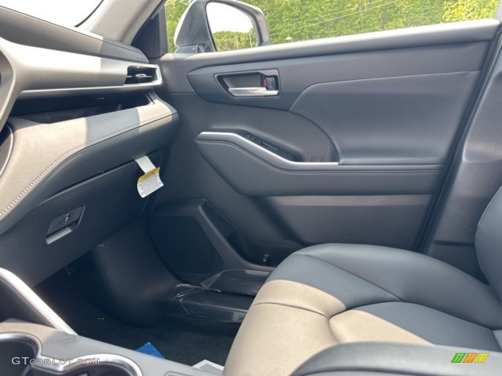 2023 Highlander XLE - Wind Chill Pearl / Black photo #12