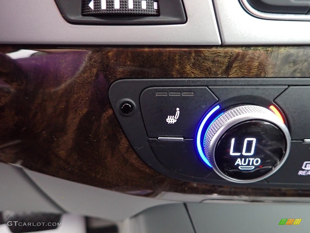 2019 Audi Q7 45 Premium Plus quattro Controls Photo #146100919