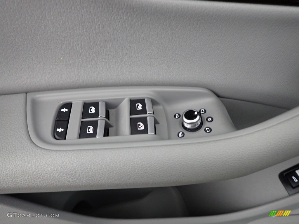 2019 Audi Q7 45 Premium Plus quattro Rock Gray Door Panel Photo #146101096