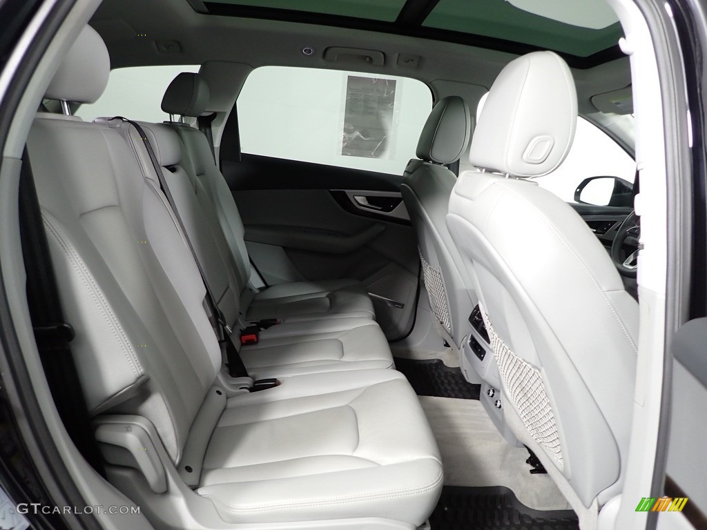 2019 Audi Q7 45 Premium Plus quattro Rear Seat Photos