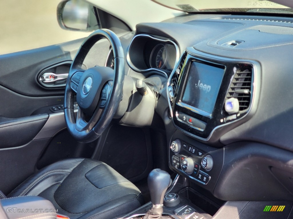 2019 Cherokee Limited 4x4 - Velvet Red Pearl / Black photo #3