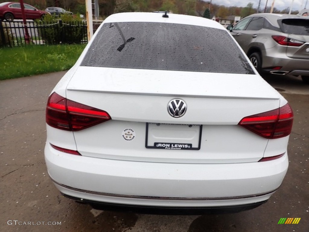 2018 Passat R-Line - Pure White / Titan Black photo #6