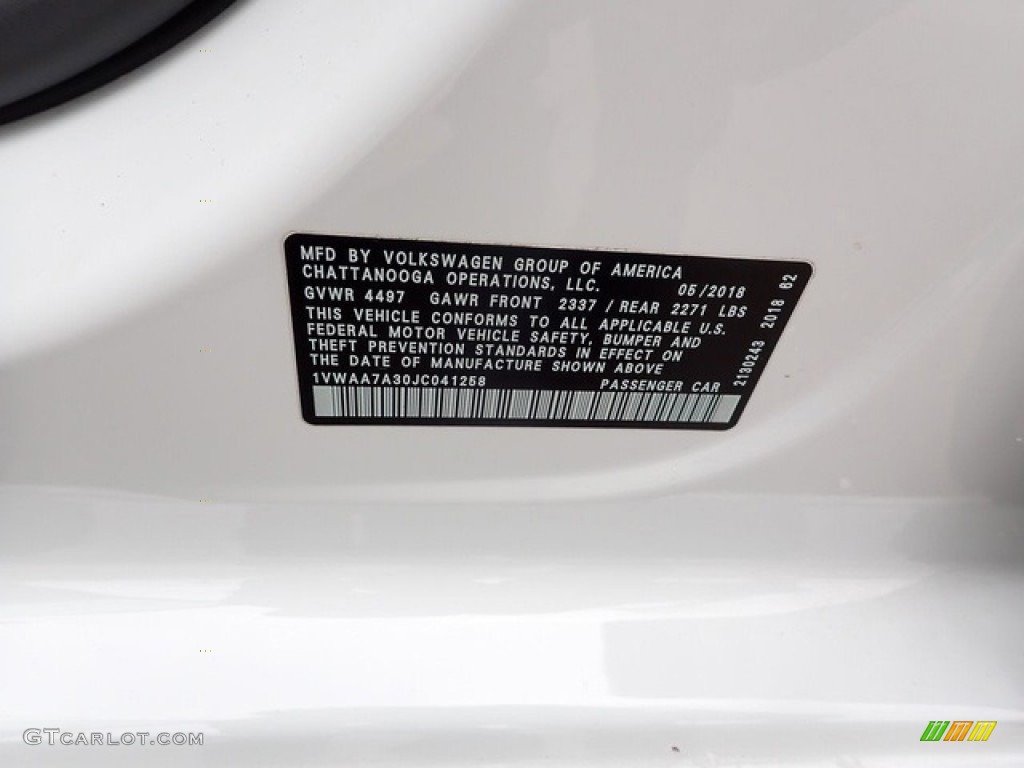 2018 Passat R-Line - Pure White / Titan Black photo #20