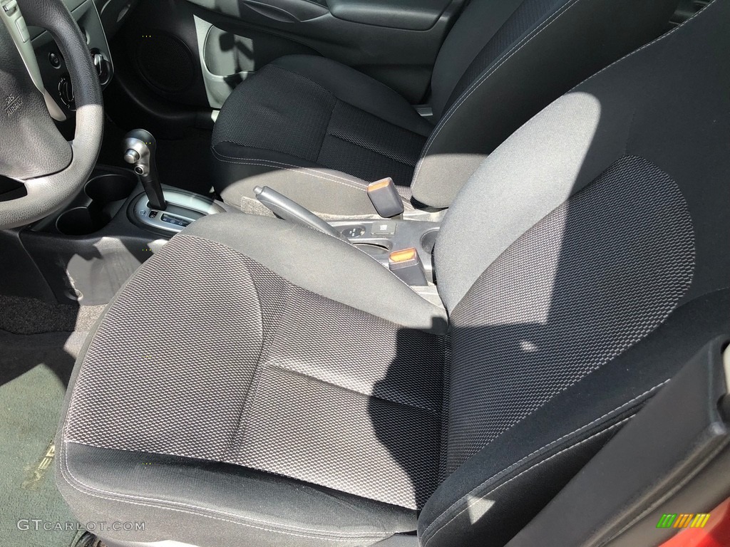 2016 Versa SV Sedan - Cayenne Red / Charcoal photo #11