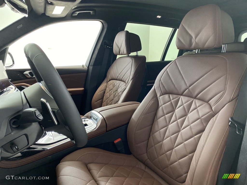 2024 BMW X7 xDrive40i Front Seat Photo #146106739