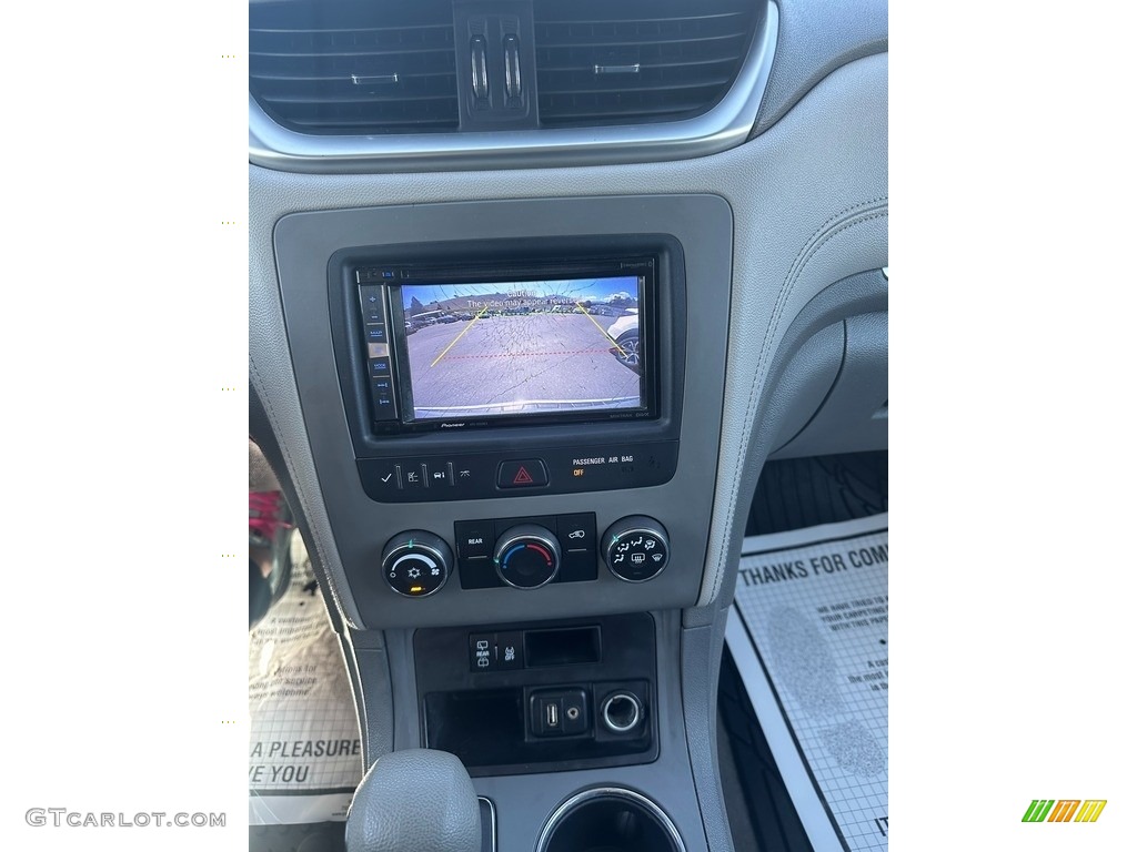 2017 Traverse LS - Silver Ice Metallic / Dark Titanium/Light Titanium photo #8
