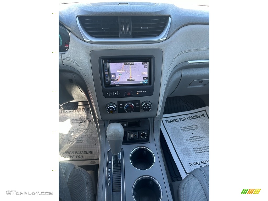2017 Traverse LS - Silver Ice Metallic / Dark Titanium/Light Titanium photo #9