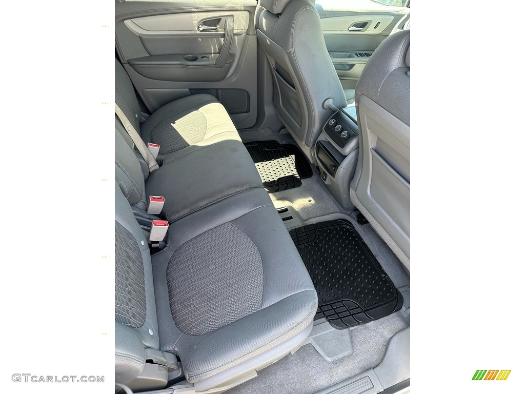 2017 Traverse LS - Silver Ice Metallic / Dark Titanium/Light Titanium photo #12