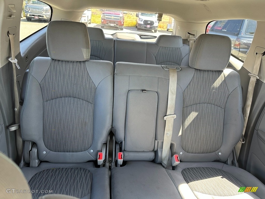 2017 Traverse LS - Silver Ice Metallic / Dark Titanium/Light Titanium photo #13