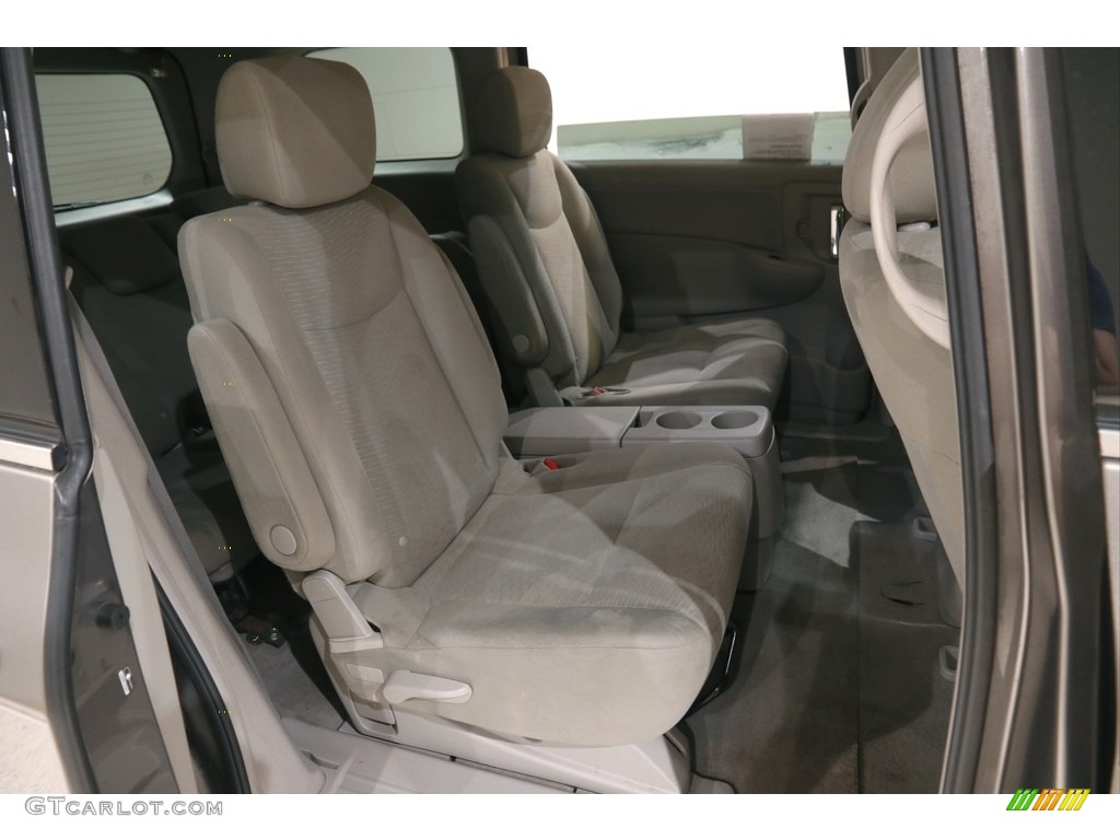 2016 Nissan Quest S Rear Seat Photo #146109360