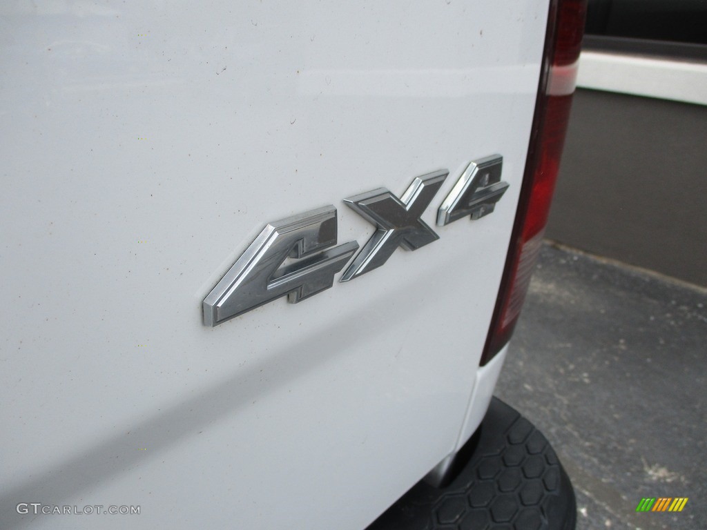 2018 1500 Tradesman Crew Cab 4x4 - Bright White / Black/Diesel Gray photo #24