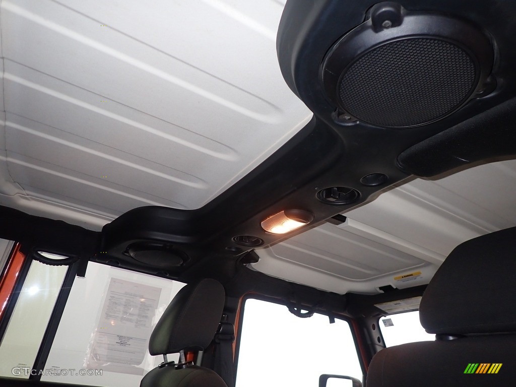 2011 Wrangler Unlimited Sahara 4x4 - Mango Tango Pearl / Black/Dark Saddle photo #2