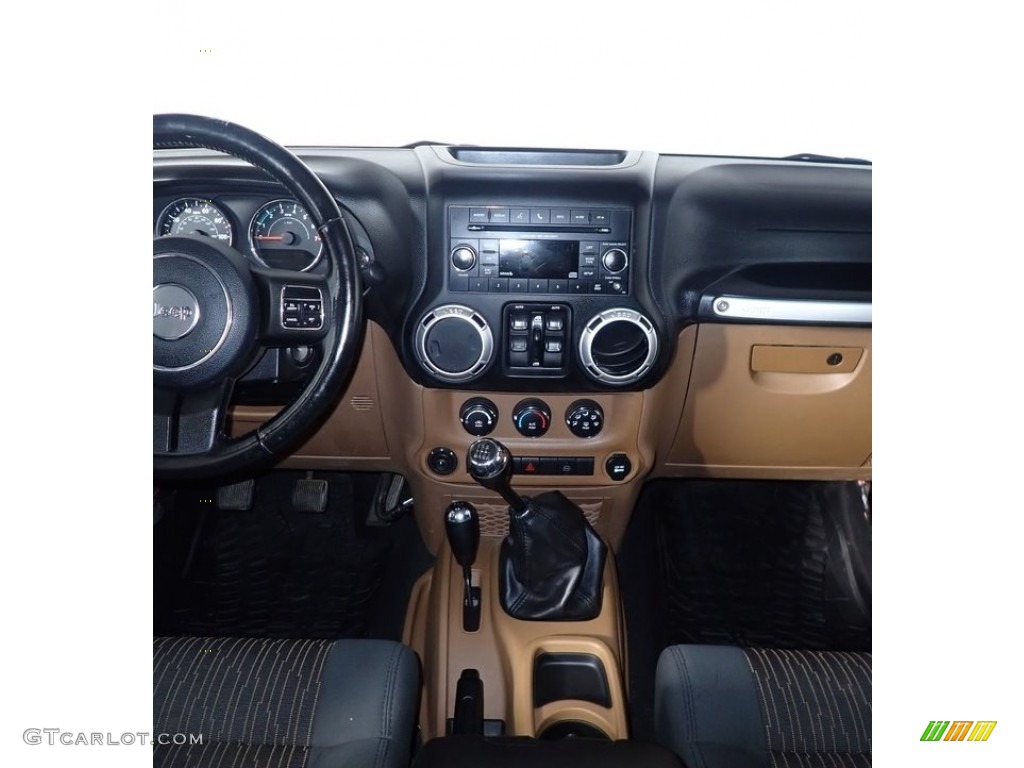 2011 Wrangler Unlimited Sahara 4x4 - Mango Tango Pearl / Black/Dark Saddle photo #18