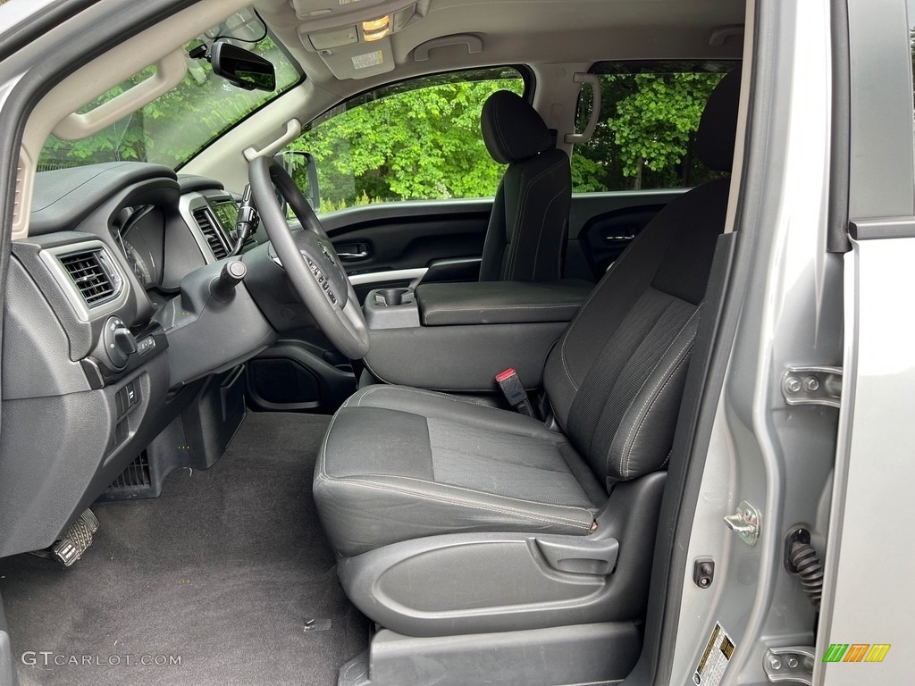 2017 Nissan TITAN XD SV Crew Cab 4x4 Front Seat Photo #146111850
