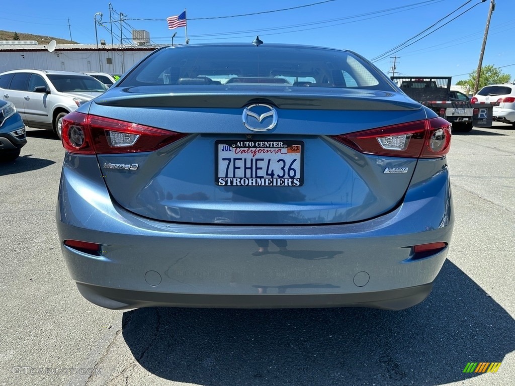 2018 MAZDA3 Touring 5 Door - Eternal Blue Mica / Black photo #5