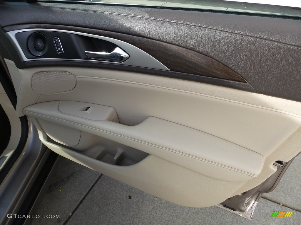 2019 Lincoln MKZ Hybrid Reserve II Cappuccino Door Panel Photo #146114876