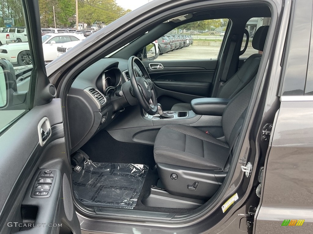 2020 Jeep Grand Cherokee Laredo E 4x4 Front Seat Photo #146116853