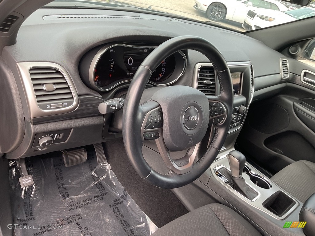 2020 Jeep Grand Cherokee Laredo E 4x4 Black Dashboard Photo #146116874