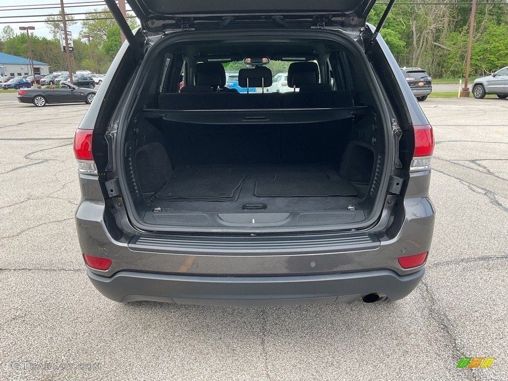 2020 Jeep Grand Cherokee Laredo E 4x4 Trunk Photos