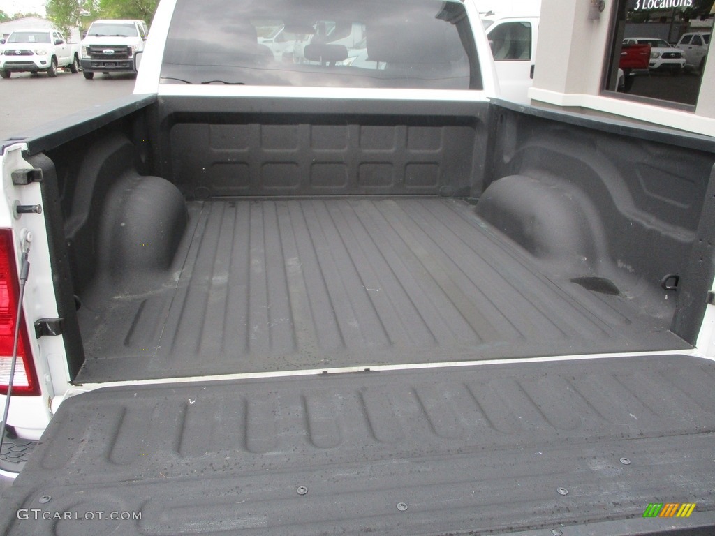 2018 1500 Tradesman Crew Cab 4x4 - Bright White / Black/Diesel Gray photo #30