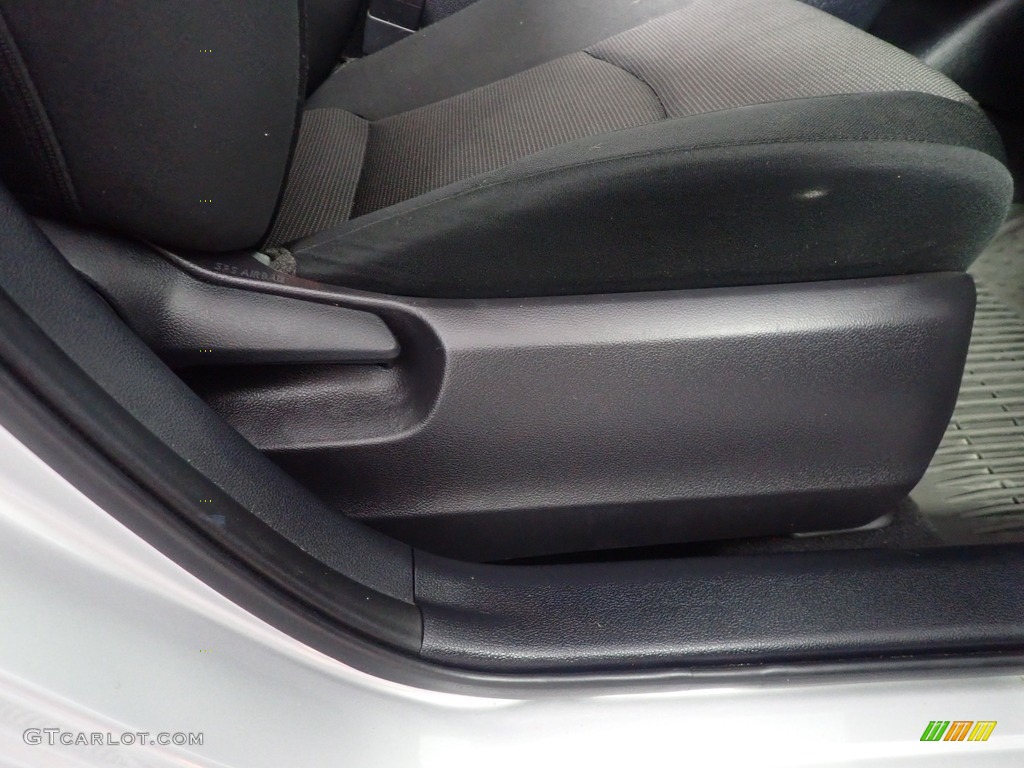 2021 Prius L Eco - Classic Silver Metallic / Black photo #35