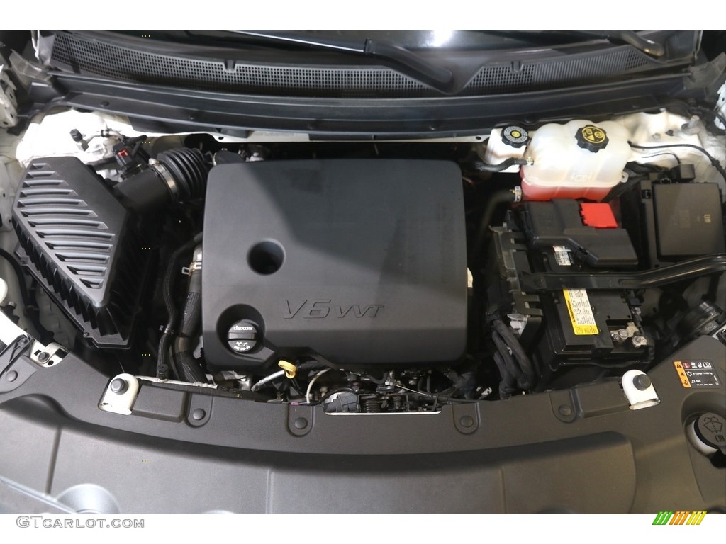 2018 Chevrolet Traverse LT Engine Photos