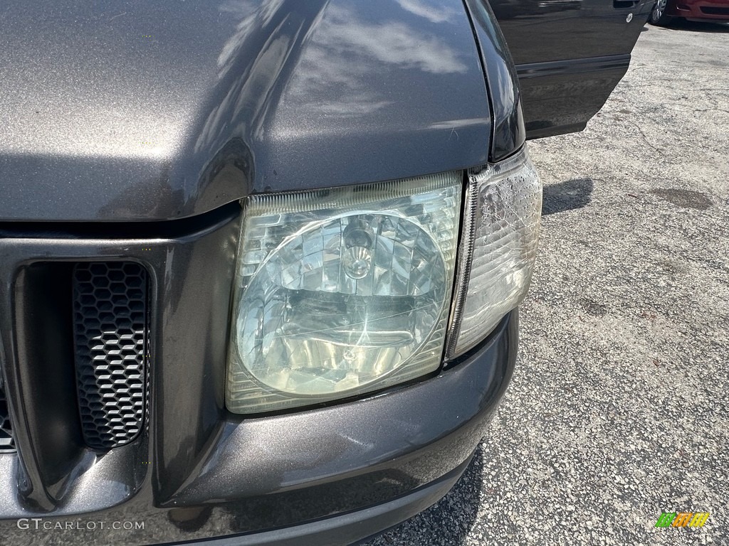 2005 Explorer Sport Trac XLT - Black Clearcoat / Medium Pebble photo #7