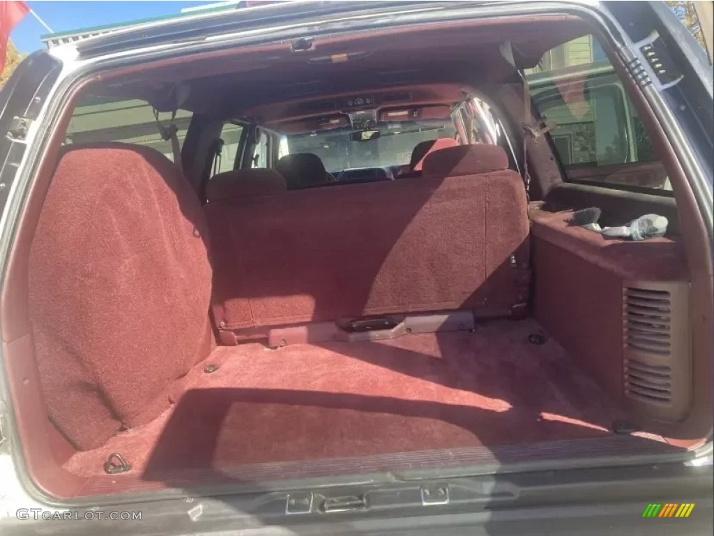 1997 GMC Suburban K1500 SLE 4x4 Trunk Photo #146119218
