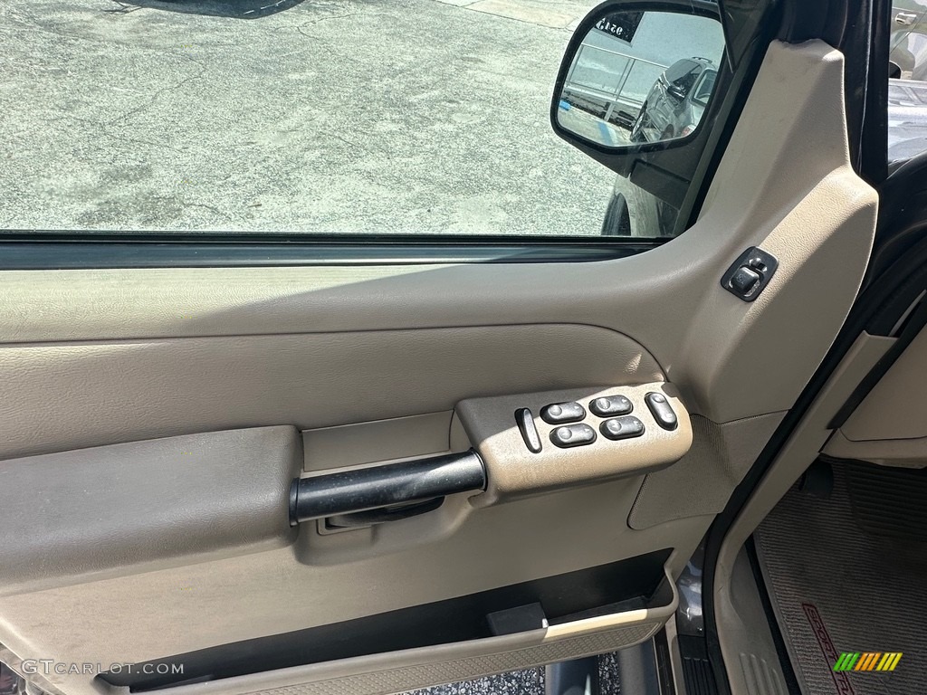 2005 Explorer Sport Trac XLT - Black Clearcoat / Medium Pebble photo #13