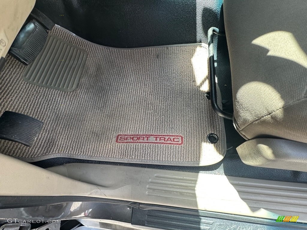 2005 Explorer Sport Trac XLT - Black Clearcoat / Medium Pebble photo #15