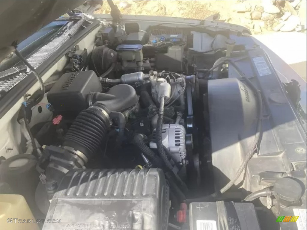 1997 GMC Suburban K1500 SLE 4x4 Engine Photos