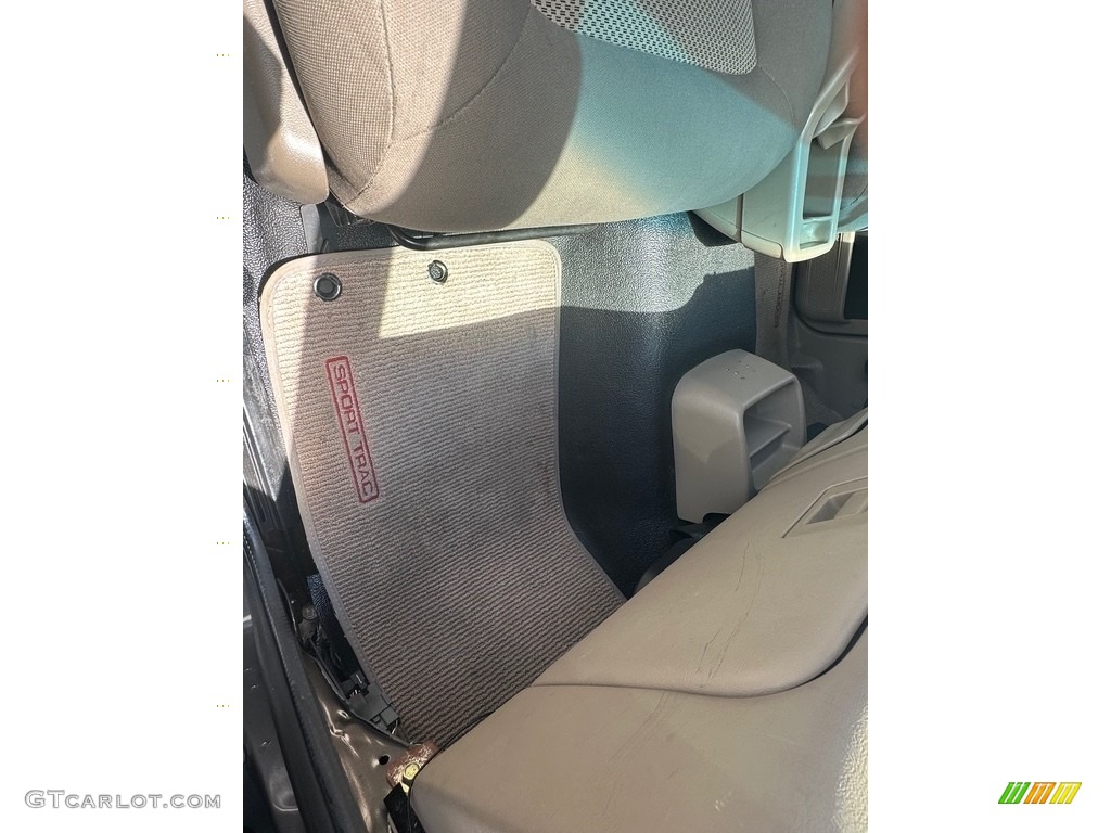 2005 Explorer Sport Trac XLT - Black Clearcoat / Medium Pebble photo #26