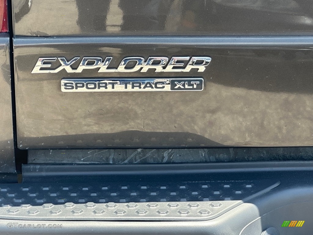 2005 Explorer Sport Trac XLT - Black Clearcoat / Medium Pebble photo #33