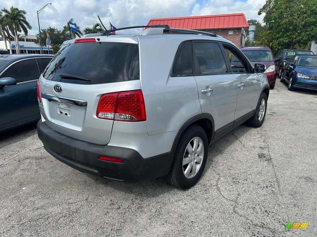 2011 Sorento LX - Bright Silver / Gray photo #13