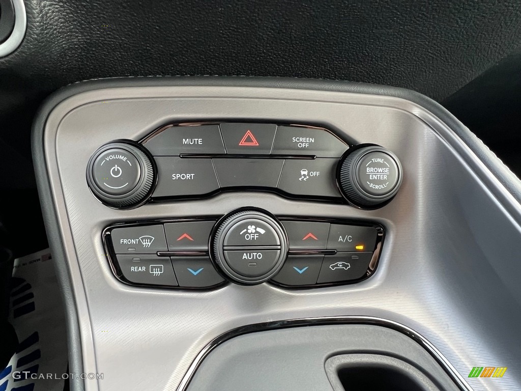 2023 Dodge Challenger SXT Blacktop Controls Photo #146120442
