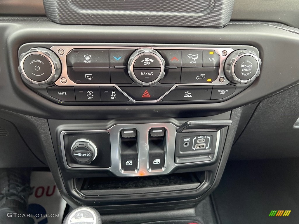 2023 Jeep Wrangler Sport 4x4 Controls Photos