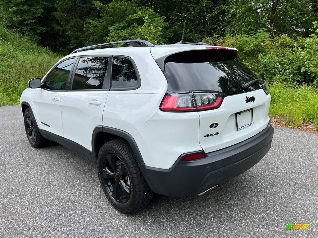2019 Cherokee Latitude Plus 4x4 - Bright White / Black photo #8