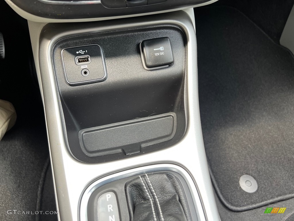 2019 Jeep Compass Latitude Controls Photo #146123807