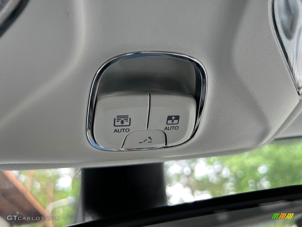 2019 Jeep Compass Latitude Controls Photos