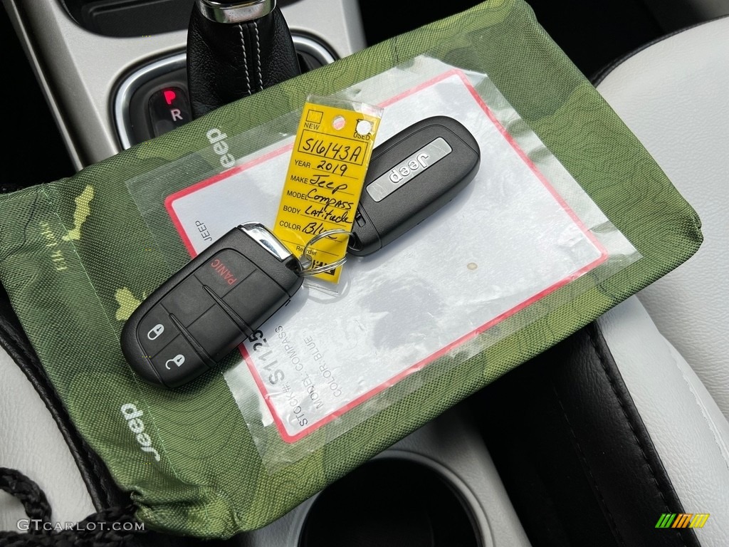 2019 Jeep Compass Latitude Keys Photos