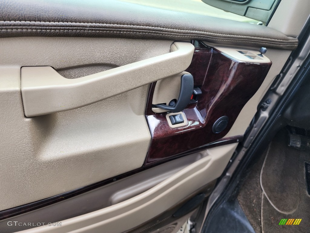 2016 Chevrolet Express 2500 Passenger Conversion Van Door Panel Photos