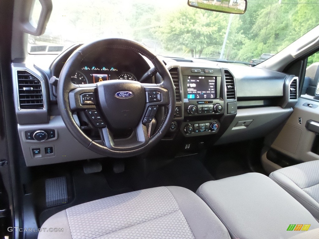 2019 F150 XLT SuperCrew 4x4 - Magma Red / Earth Gray photo #18