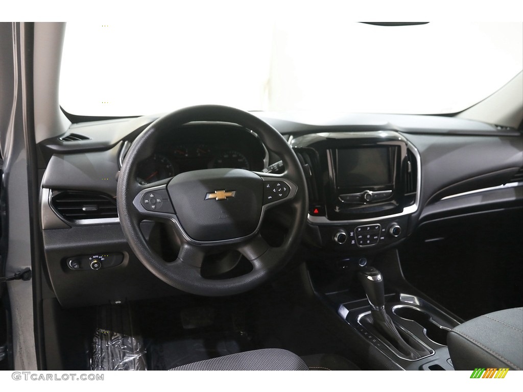 2020 Chevrolet Traverse LS Dashboard Photos