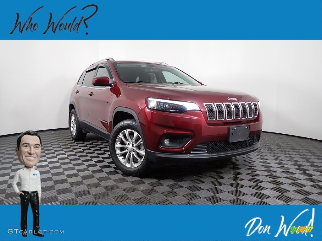 2019 Cherokee Latitude 4x4 - Velvet Red Pearl / Black photo #1