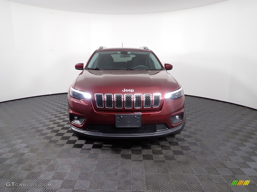 2019 Cherokee Latitude 4x4 - Velvet Red Pearl / Black photo #5