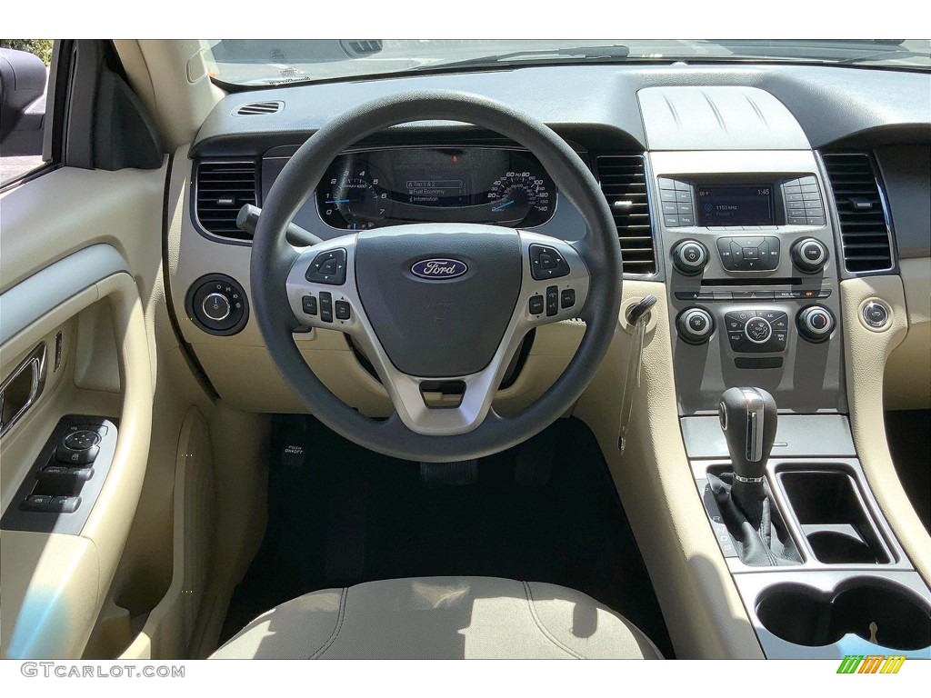 2018 Ford Taurus SE Dune Dashboard Photo #146126327